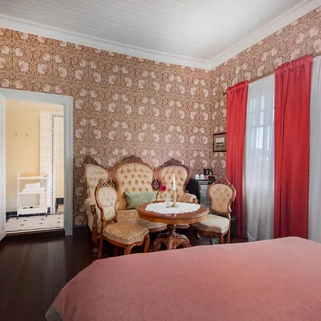 Jervell 3 Historical Bed and breakfast Ålesund